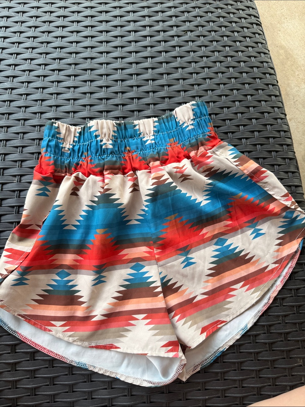 Women’s Aztec Print Elastic Waist Shorts in Teal & Red size Small.